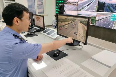 夏季高速出行，避免“带病上路”！青岛高速交警及时排忧解难